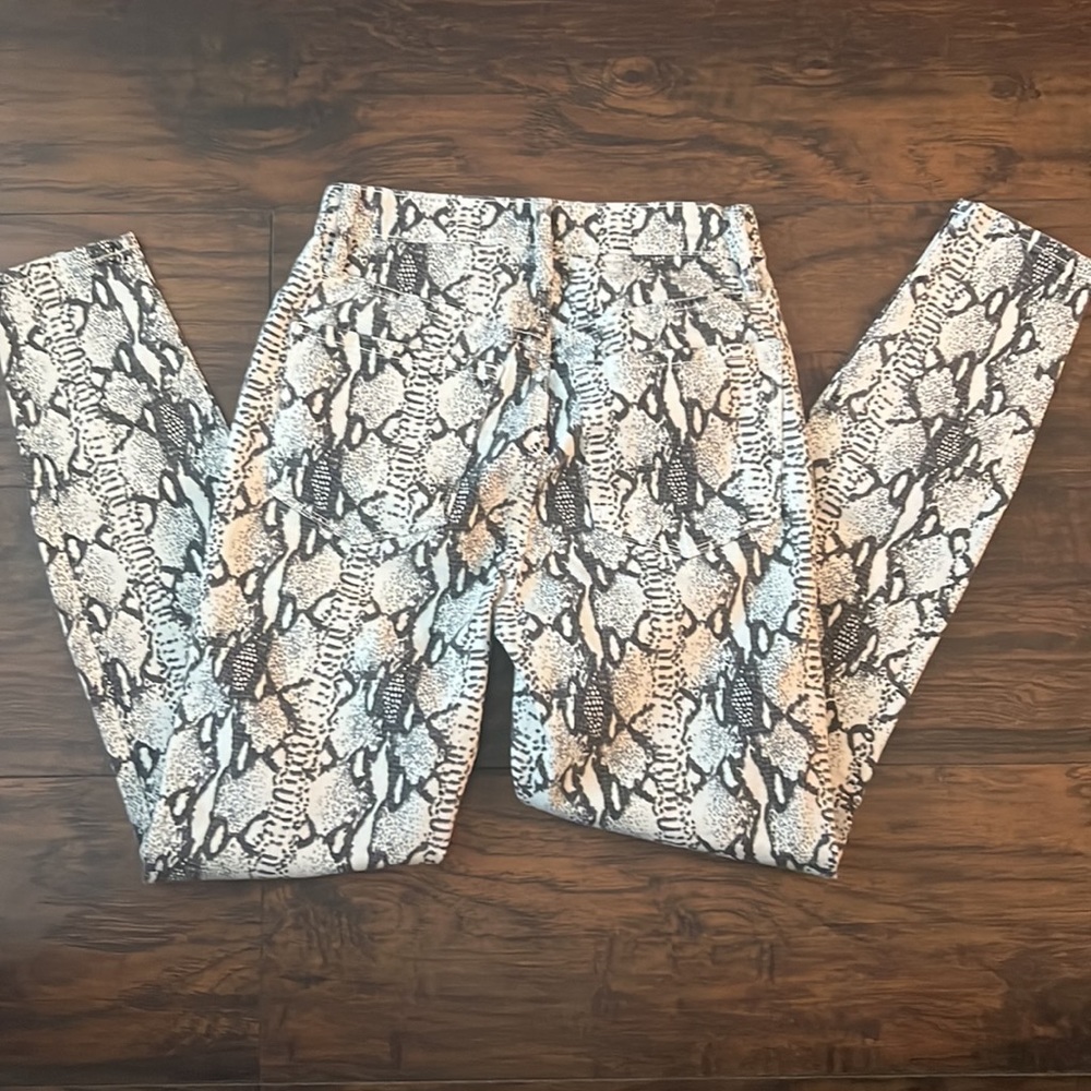 Frame Ali High Rise Cigarette Python Print Jeans - Picture 3 of 5
